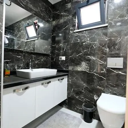 Duplex With View Готель *